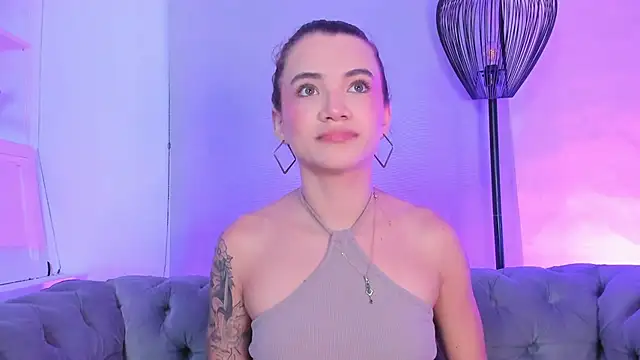 Snapshot of aitana_baker_ chatting on 10-08-25, 04:14 aitana baker  online show from 10-08-25, 04:14