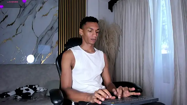JulienSaint online show from 06-08-26, 11:44