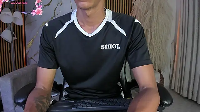 JulienSaint online show from 03-06-26, 12:22