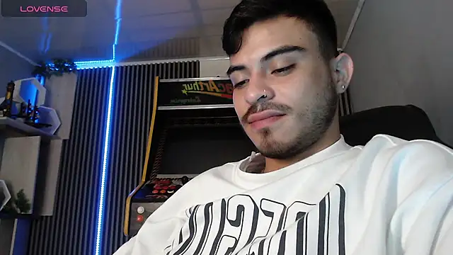 Snapshot of Bastian_MCcormick chatting on 02-04-26, 12:55 Bastian MCcormick online show from 02-04-26, 12:55