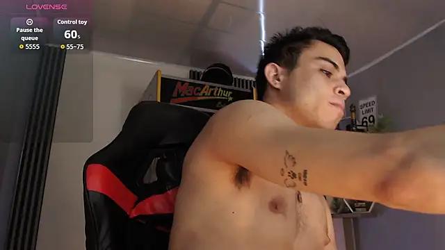 Bastian MCcormick online show from 11-10-25, 01:38