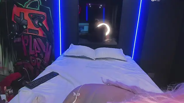 SamanthaaReed online show from 12-20-25, 04:26