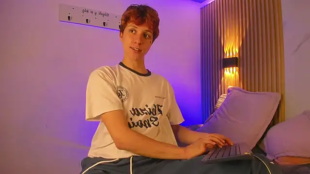 Snapshot of IM_DAREN chatting on 04-14-26, 03:44 IM DAREN online show from 04-14-26, 03:44