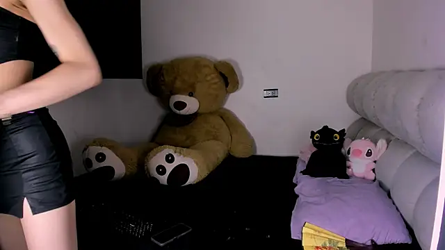 Snapshot of fhalon_foxxxys_ chatting on 07-01-26, 10:10 fhalon foxxxys online show from 07-01-26, 10:10