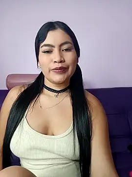 Snapshot of LunaaRosse chatting on 09-19-25, 10:25 LunaaRosse online show from 09-19-25, 10:25