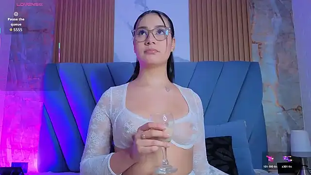 nathalia koch  online show from 12-02-25, 07:48