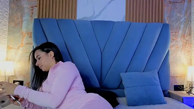 nathalia koch  online show from 09-25-25, 07:20