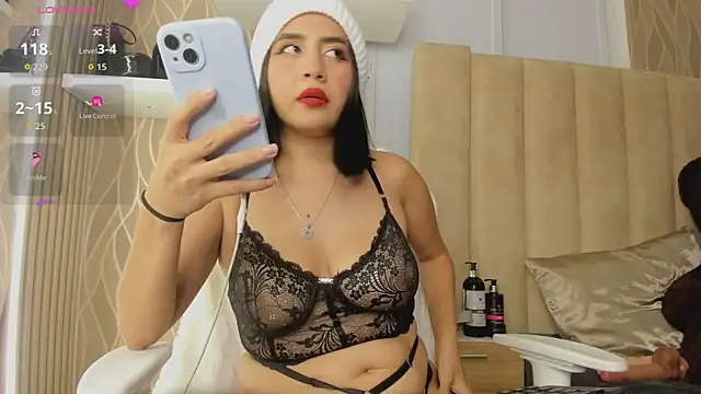 Snapshot of Melani_Rosse chatting on 10-11-25, 03:18 Melani Rosse online show from 10-11-25, 03:18