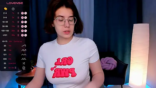 BellaCaress online show from 11-23-25, 09:19