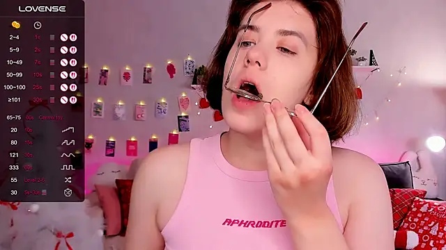 BellaCaress online show from 12-15-25, 02:28