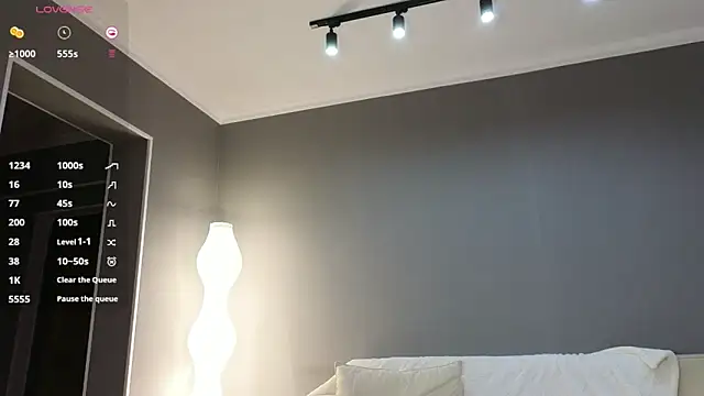 lunajii online show from 12-15-25, 03:40