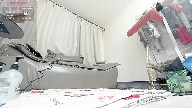 Snapshot of fox-yiyi chatting on 02-24-26, 11:55 fox-yiyi online show from 02-24-26, 11:55