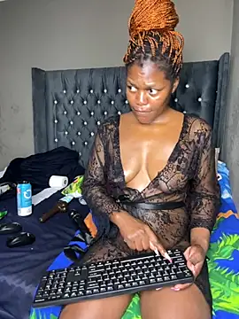 Kikie23 online show from 11-24-25, 12:10