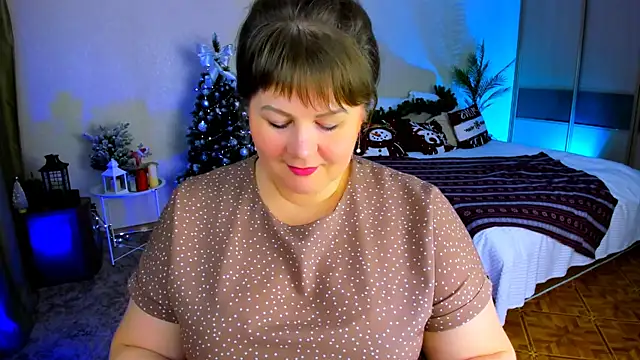 CrystaalStaar online show from 12-22-25, 05:57