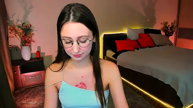 YourLovellyStory online show from 11-04-25, 04:33