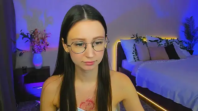 YourLovellyStory online show from 09-30-25, 04:35