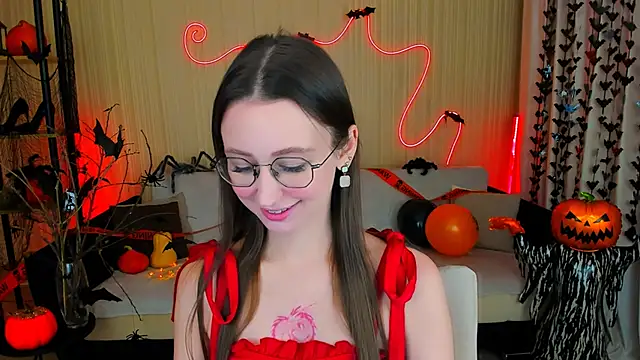 YourLovellyStory online show from 10-23-25, 04:27