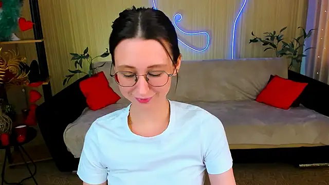 YourLovellyStory online show from 07-04-26, 12:21