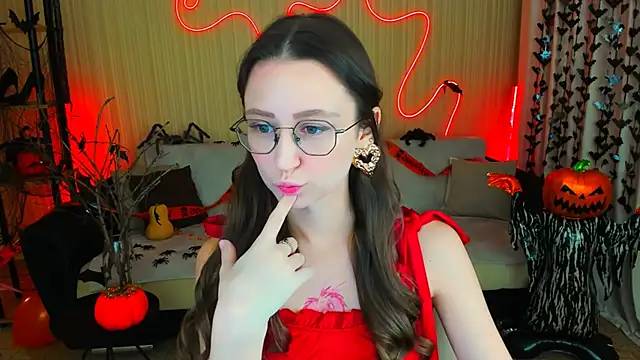 YourLovellyStory online show from 10-28-25, 11:20