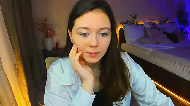 AlluringLookk online show from 11-08-25, 09:13