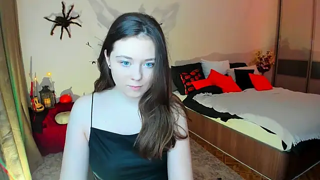 AlluringLookk online show from 11-02-25, 04:12