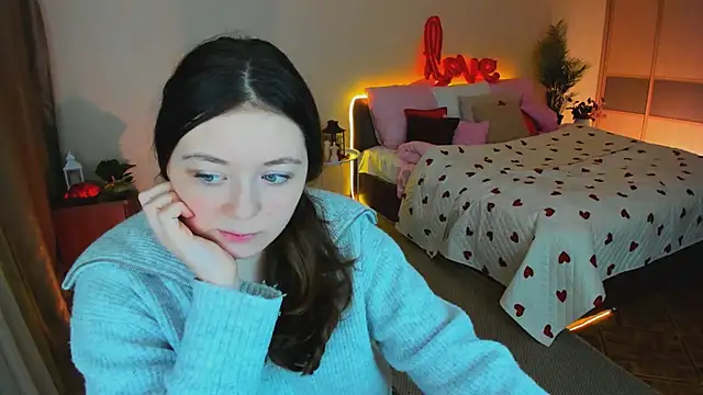 AlluringLookk online show from 02-15-26, 04:13