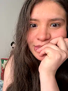 Emilyybennet  online show from 11-18-25, 09:29