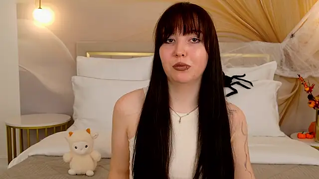 VanessaFields online show from 10-21-25, 03:11