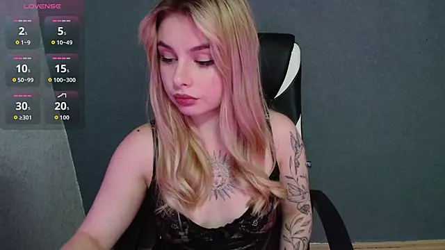 AngelicaHollywood online show from 10-01-25, 08:35