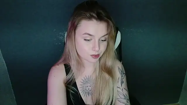 AngelicaHollywood online show from 11-18-25, 09:51