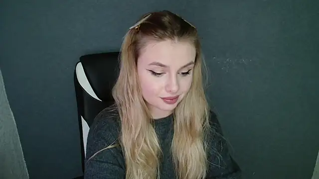 AngelicaHollywood online show from 11-15-25, 07:40