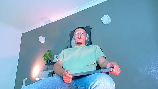 MrFox   online show from 10-06-25, 07:36