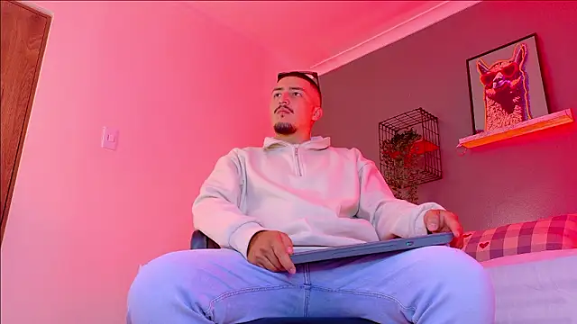 MrFox   online show from 02-14-26, 07:25