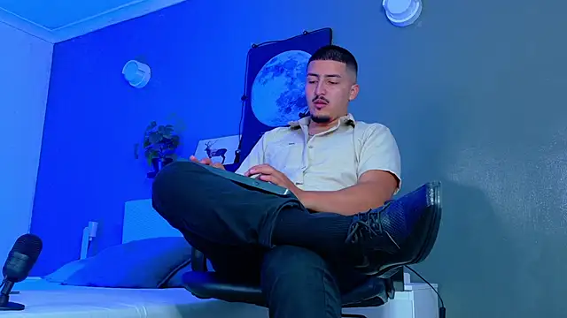 MrFox   online show from 12-15-25, 12:00