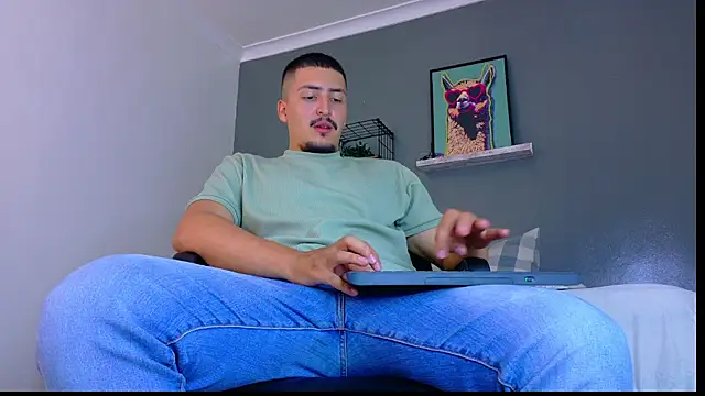 MrFox   online show from 04-07-26, 07:48