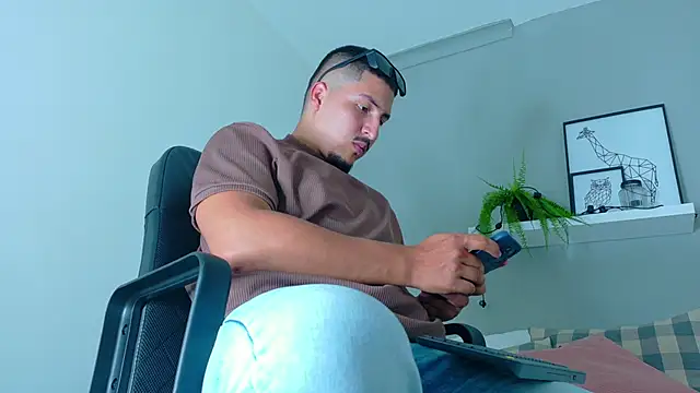 MrFox   online show from 10-14-25, 07:25