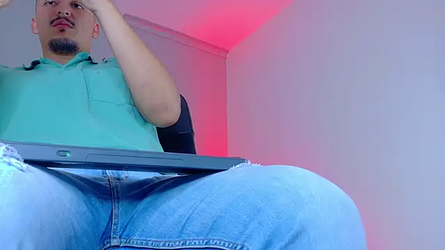 MrFox   online show from 01-12-26, 07:42