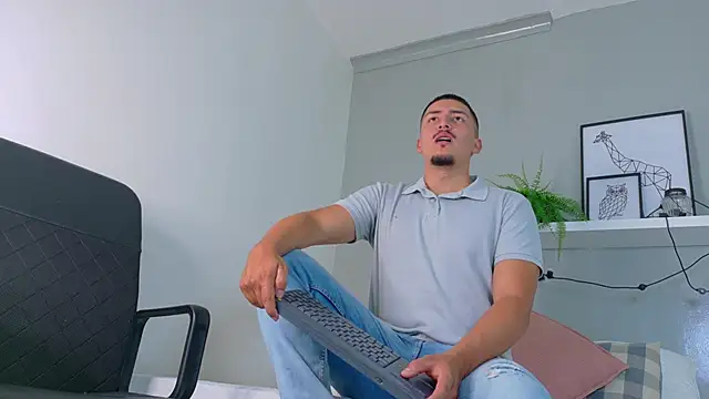 MrFox   online show from 10-28-25, 07:24