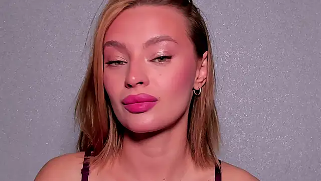 OliviaReece online show from 11-23-25, 06:01