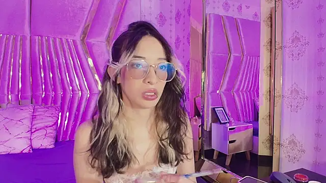 Emilia Bons online show from 10-27-25, 02:07