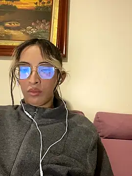 Emilia Bons online show from 09-19-25, 02:04