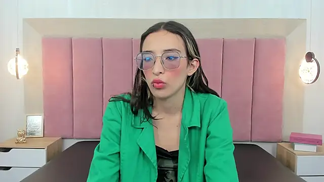 Emilia Bons online show from 10-03-25, 01:45