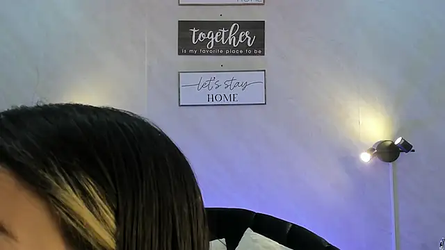 Emilia Bons online show from 09-28-25, 02:02