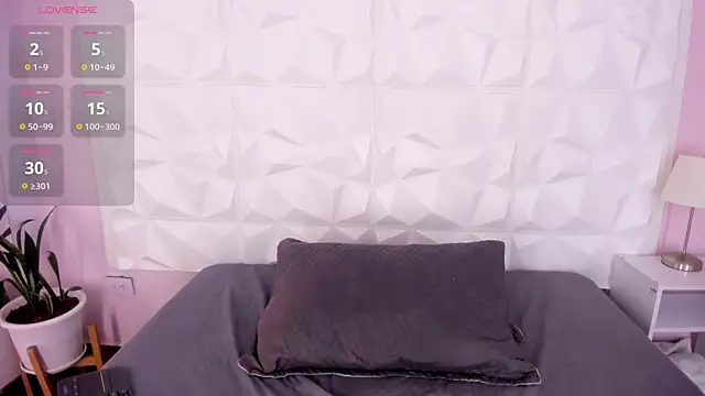 HannahToons online show from 11-25-25, 02:56