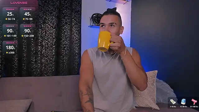 MarkSantozz online show from 10-24-25, 06:51