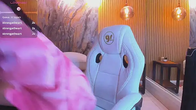 chloe murray online show from 10-07-25, 07:31