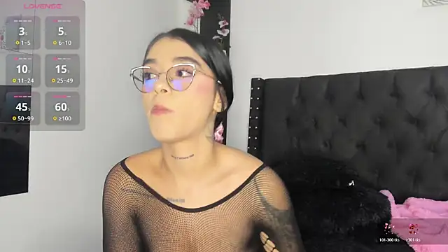 sara ramirez01 online show from 03-25-26, 12:22