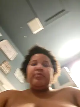 chocolate bella online show from 11-23-25, 04:22