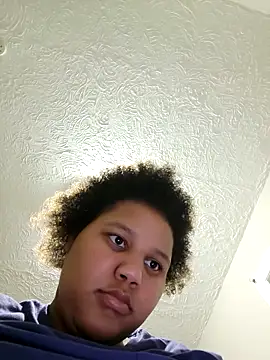 chocolate bella online show from 10-10-25, 01:17