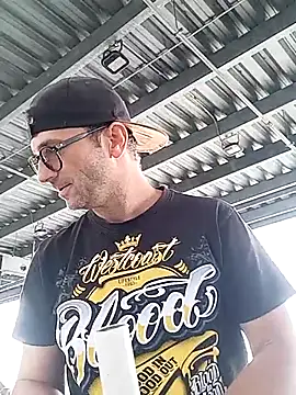 Snapshot of vasgabri chatting on 09-27-25, 11:16 vasgabri online show from 09-27-25, 11:16